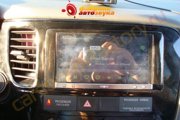 установка автомагнитолы Pioneer AppRadio 2 Pioneer AppRadio 2 Mitsubishi Outlander 2013