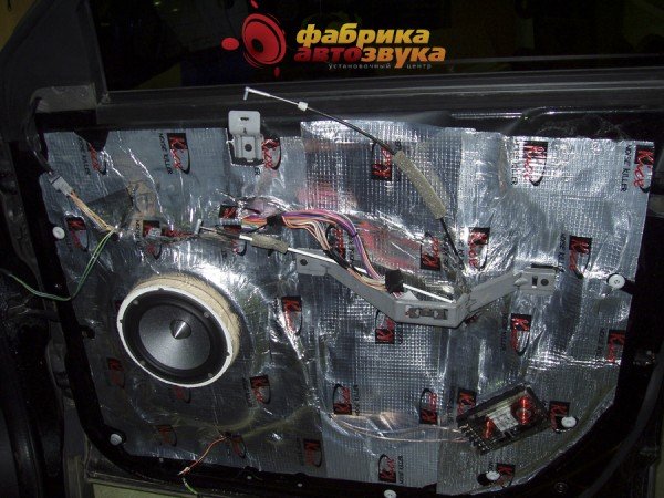 Шумоизоляция двери Kicx Chrysler Pacifica