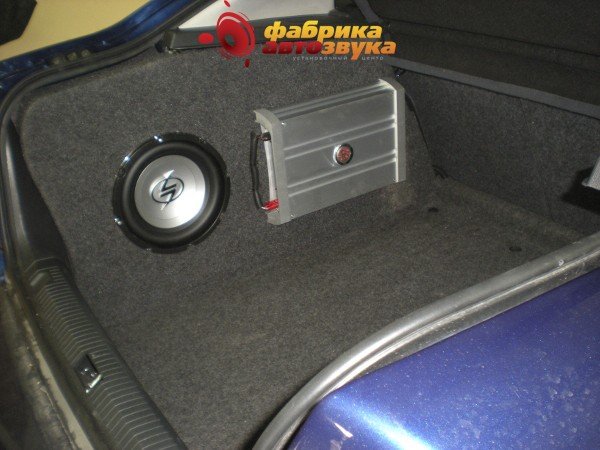 Сабвуфер Lightning Audio S4.10.4 Skoda Octavia