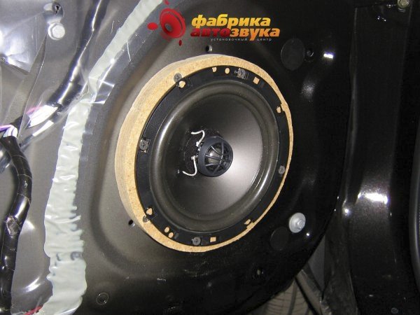 Установка акустики DLS (тыл) DLS 426 Nissan Note