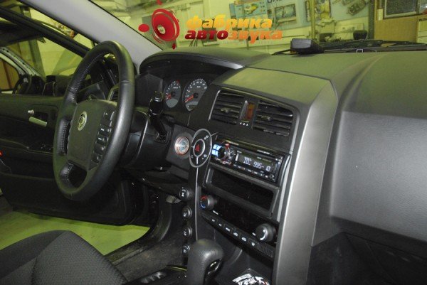 Установка магнитолы Alpine Alpine CDE-103BT SsangYong Kyron