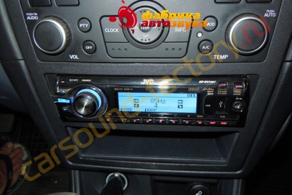 Установка магнитолы 1din JVC KD-DV7407 Nissan Almera Classic