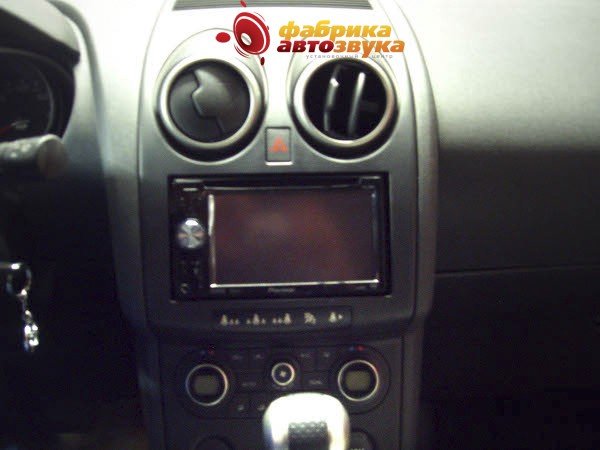 Установка магнитолы Pioneer Pioneer AVIC-F900BT Nissan Qashqai