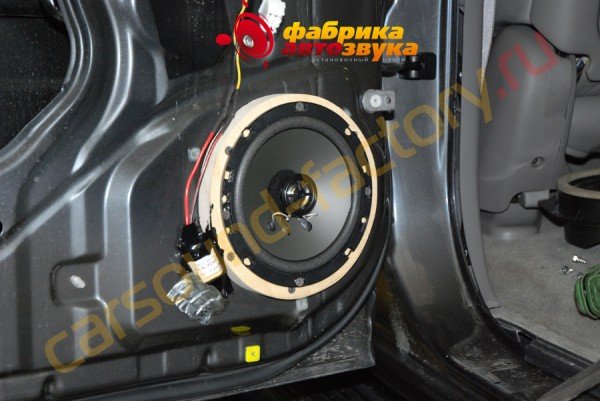 подключение тыловой акустики DLS 226 DLS 226 Toyota Land Cruiser 100 (80, 105)