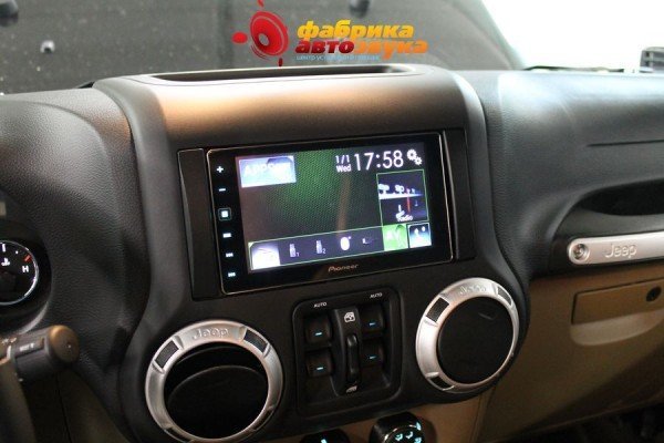 Головное устройство Pioneer Pioneer SPH-DA120 Jeep Wrangler