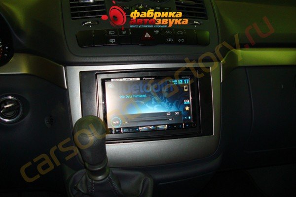 установка автомагнитолы Pioneer AVH-P8400BT Pioneer AVH-P8400BT Merсedes Vito