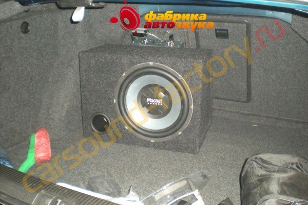 установка сабвуфера Magnat Xpress Magnat Xpress Volkswagen Jetta