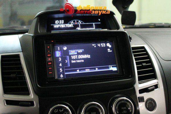 установка автомагнитолы Pioneer Mitsubishi Pajero Sport