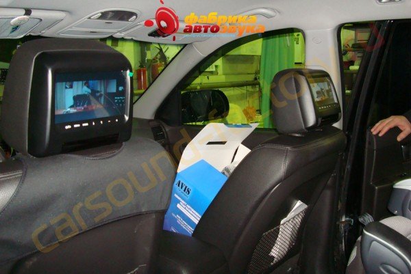 Установка подголовников с мониторами AVIS Hyundai Santa Fe