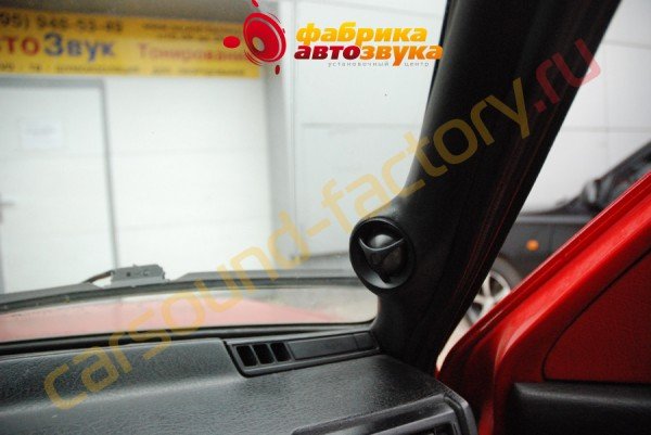 Установка пищалки (свистуна) Morel Volkswagen Golf 2
