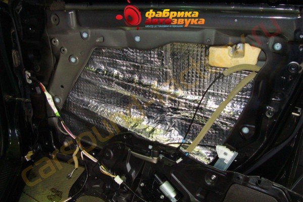 шумоизоляция дверей в 1 слой SGM Mazda 3