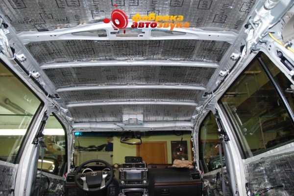 шумоизоляция потолка Шумофф Toyota Land Cruiser Prado 150