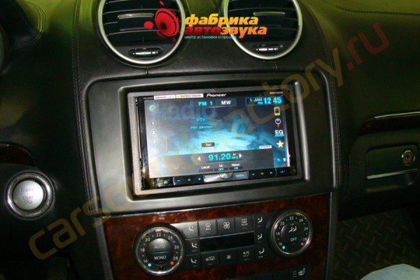 установка автомагнитолы Pioneer AVH-P8400BT Pioneer AVH-P8400BT Merсedes GL