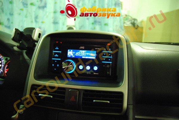 Установка автомагнитолы JVC JVC KW-XR817 Honda CR-V