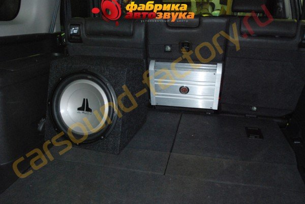 установка сабвуфера JL Audio Nissan Pathfinder