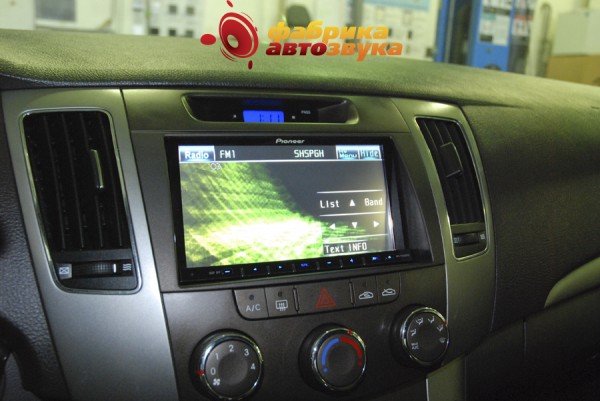 Установка магнитолы Pioneer Pioneer AVH-P4100DVD Hyundai Sonata NF