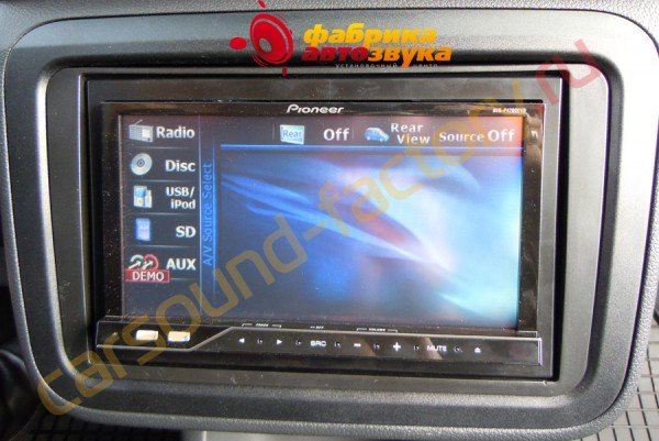 Установка 2din автомагнитолы Pioneer AVH-P4200DVD Skoda Fabia