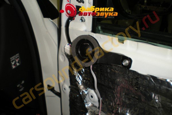 установка пищалок Polk Audio Polk Audio Toyota RAV 4