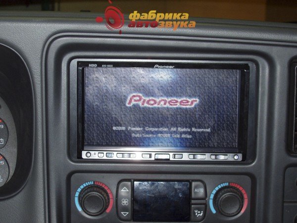 Установка магнитолы Pioneer AVIC-HD3II Pioneer AVIC-HD3II Chevrolet Tahoe