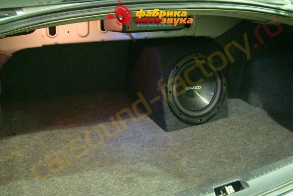 установка сабвуфера Kenwood Mitsubishi Lancer X