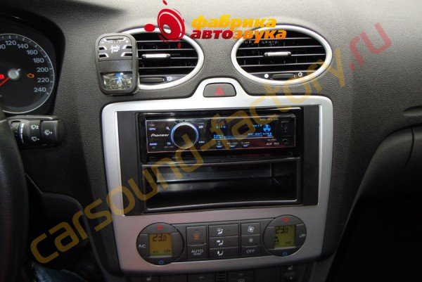 установка автомагнитолы Pioneer DEH-7200SD Ford Focus 2