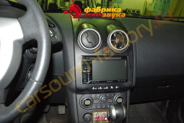 Установка магнитолы Pioneer AVH-P3200BT Nissan Qashqai