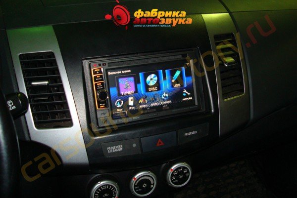 установка автомагнитолы Kenwood DDX-3051 Mitsubishi Outlander