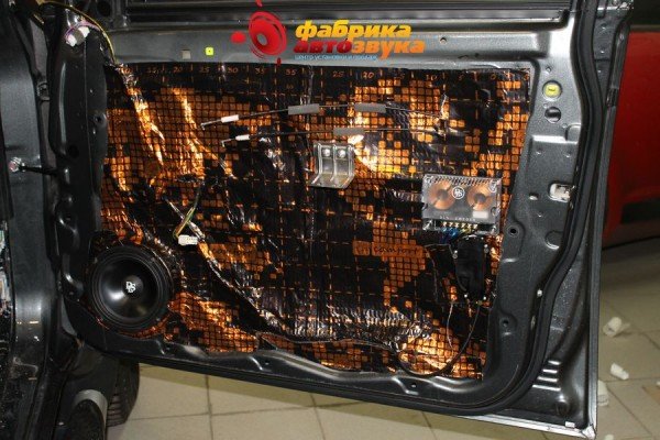 замена акустики и шумоизоляция DLS Mitsubishi Pajero Sport