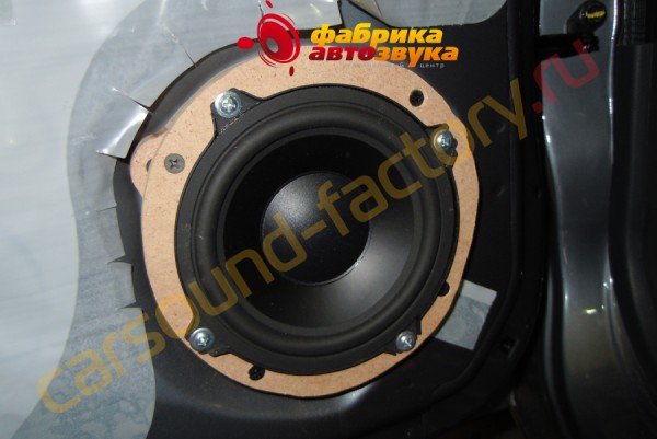 установка акустики Morel Maximo 5 Chevrolet Lanos
