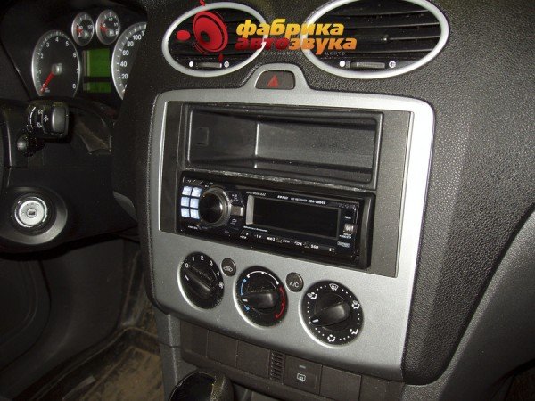 Установка магнитолы Alpine CDA-9884R Alpine CDA-9884R Ford Focus 2