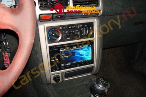 установка мультимедии Pioneer AVH-P3300BT Pioneer AVH-P3300BT Subaru Impreza (Impreza WRX)