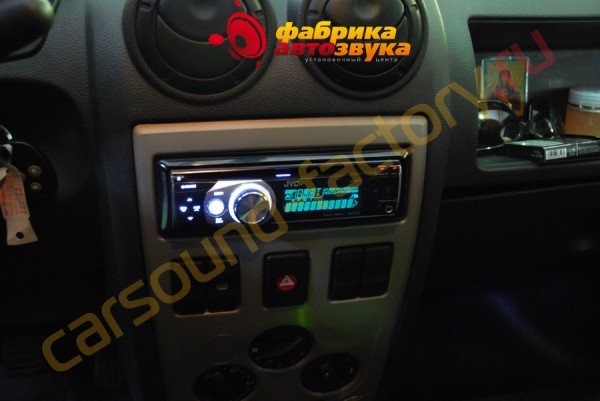 установка магнитолы JVC KD-R511 JVC KD-R511 Renault Logan