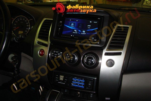 установка автомагнитолы Sony XAV-E622 Mitsubishi Pajero Sport