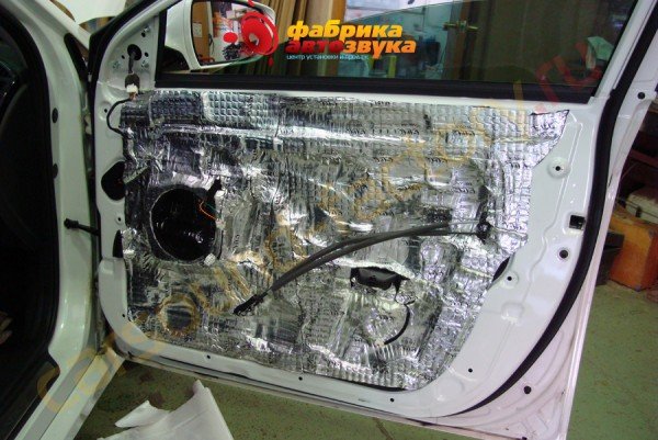Шумоизоляция передних дверей в 2 слоя SGM Hyundai Sonata