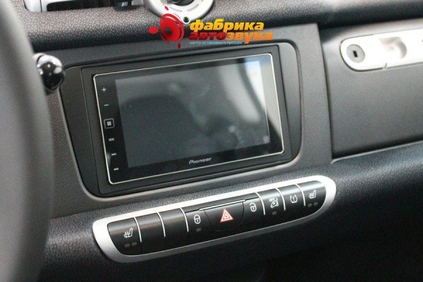 установка магнитолы Pioneer SPH-DA120 Merсedes Smart