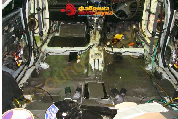 шумоизоляция пола SGM Mazda 6