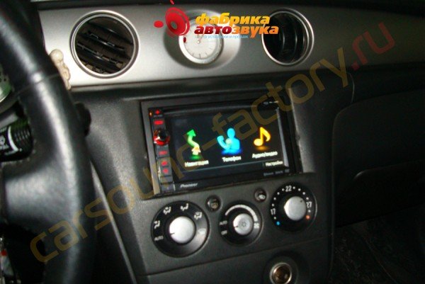 установка автомагнитолы Pioneer AVIC-F930BT Mitsubishi Outlander