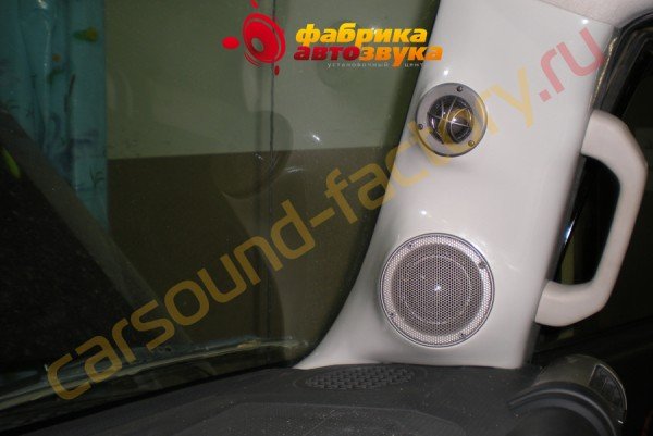 установка 3х компонентной акустики DLS Toyota FJ Cruiser