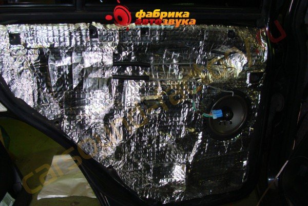 шумоизоляция дверей в 2 слоя SGM Jeep Cherokee