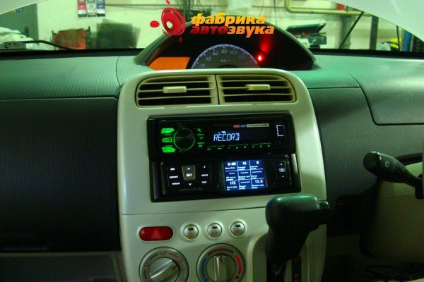 Магнитола, фронт, тыл Pioneer 1din Mitsubishi EK wagon