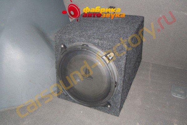 Установка сабвуфера JL Audio Hyundai Santa Fe
