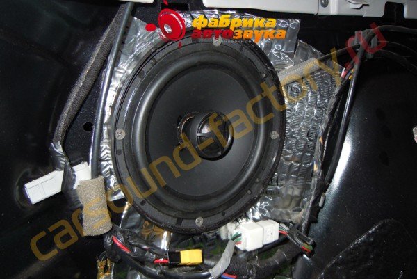 Установка акустики Morel Tempo Coax 6 Hyundai Santa Fe