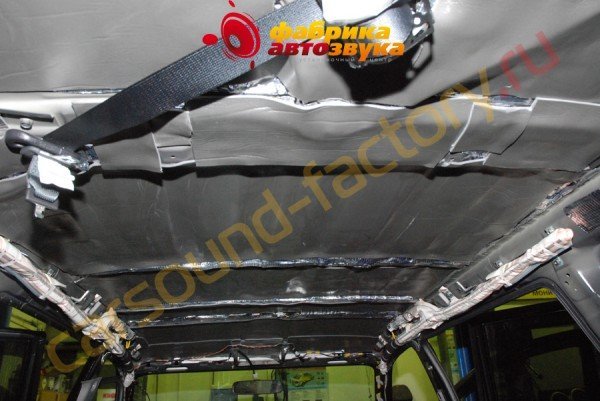Шумоизоляция крыши автомобиля в 2 слоя сплен Mitsubishi Pajero