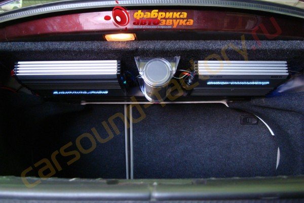 установка усилителей Lighting audio Lighting audio LA-2100 Toyota Avensis