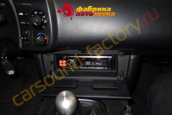 Alpine CDE-111RM Alpine CDE-111RM Honda S 2000