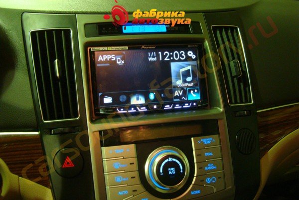 Установка автомагнитолы Pioneer AVH-X8600BT Hyundai IX 55