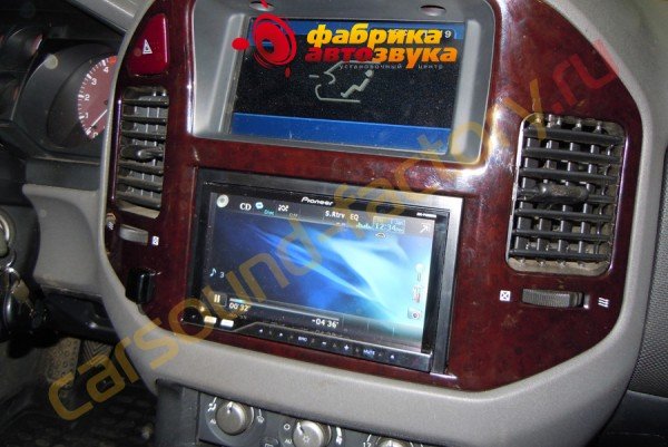 установка автомагнитолы Pioneer AVH-P4200DVD Mitsubishi Pajero