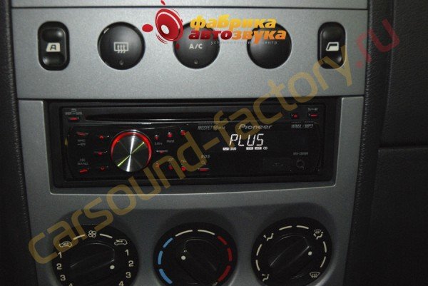 Установка магнитолы Pioneer DEH-2200UB Peugeot Partner