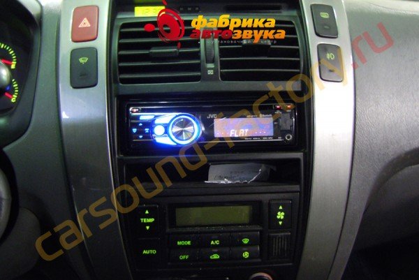 Установка магнитолы JVC KD-R717 Hyundai Tucson