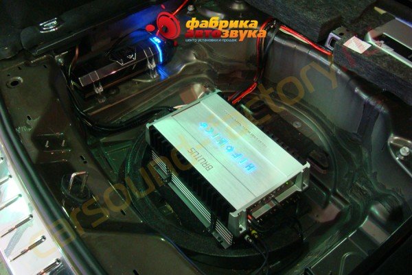 2 усилителя Hifonics и DLS Hifonics и DLS Volkswagen Touareg